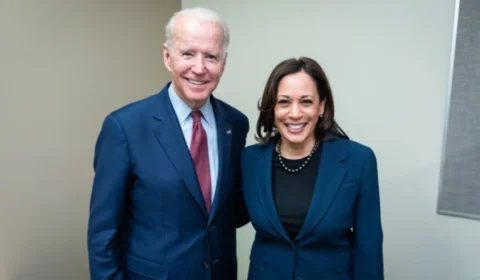 Kamala faz primeiro discurso após desistência de Biden e elogia presidente