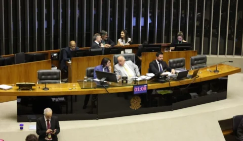 Acordo para proteger UEA é aprovado com costura protagonizada por Amom Mandel