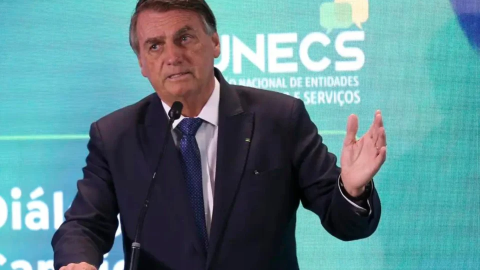 Bolsonaro espera “muitas outras correções” da PF sobre caso das joias