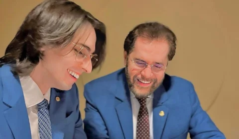 Vice de Amom deve ser definido nesta semana, e convenção ocorre no fim do mês