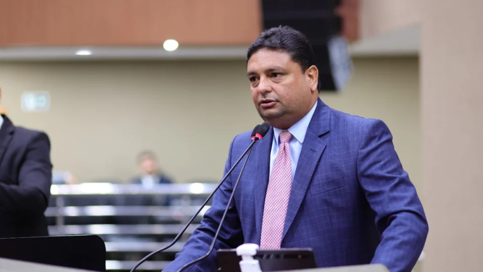 Concurso da Câmara terá mais de 50 vagas, anuncia Caio André