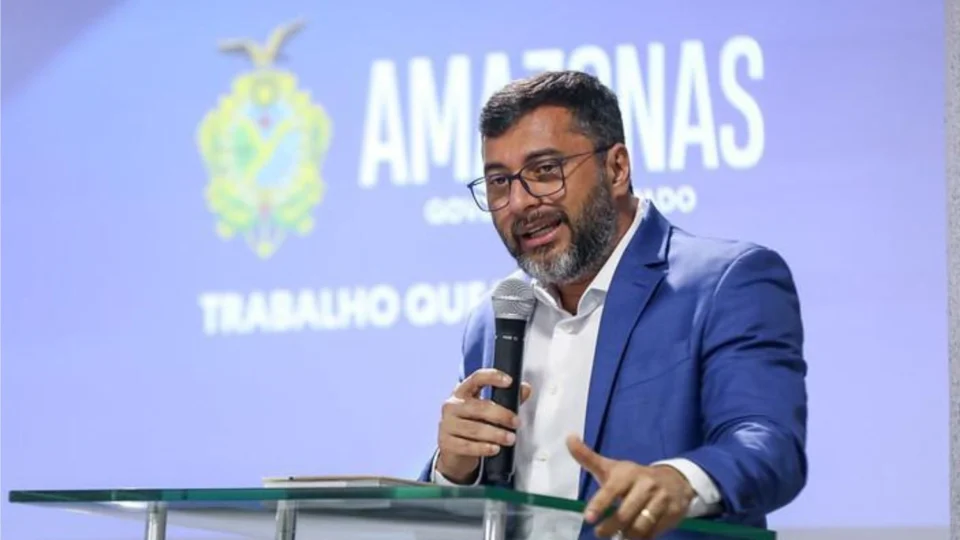 Wilson Lima mobiliza força-tarefa para atender vítimas de incêndio em embarcação próximo a Uarini