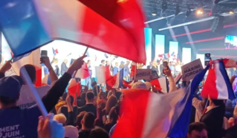 Direita conquista vitória histórica nas eleições legislativas na França