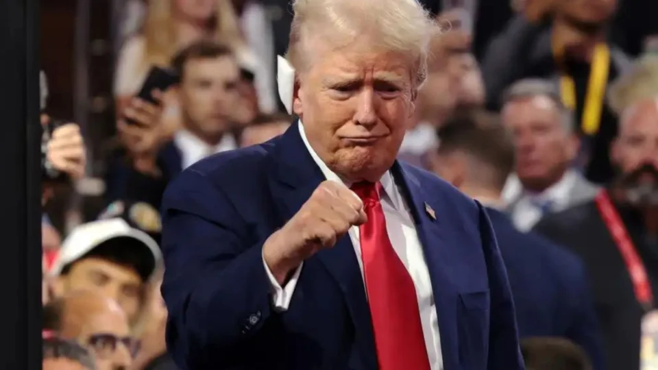 Trump prega união e volta a criticar Biden após atentado