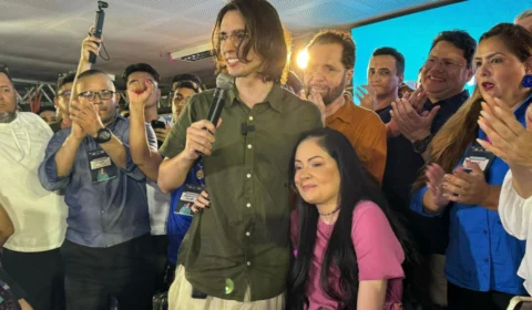 Chapa pura da inclusão: Amom fecha vice com Nancy Segadilha