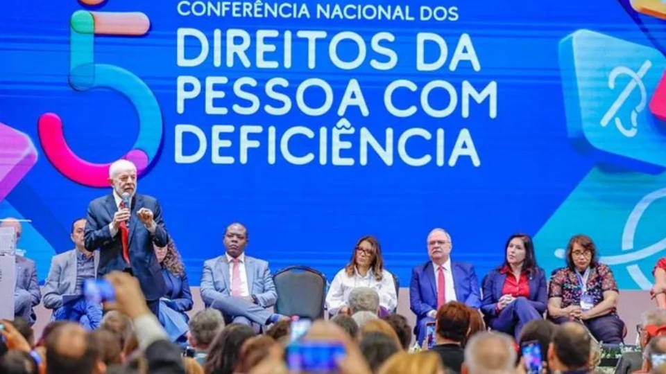 Lula gera críticas ao usar termo polêmico durante conferência sobre deficiência
