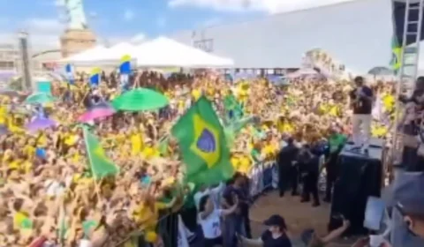 Multidão recebe Bolsonaro após bloqueio do MST em estrada do Pará