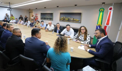 Wilson anuncia reajuste nas datas bases de servidores da segurança, setor primário e UEA