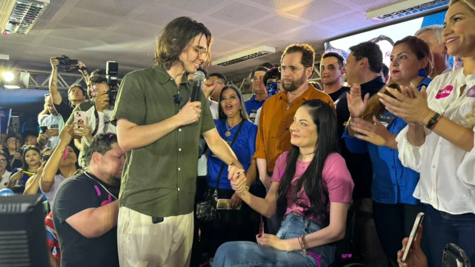 Advogada Nancy Segadilha é anunciada como vice de Amom