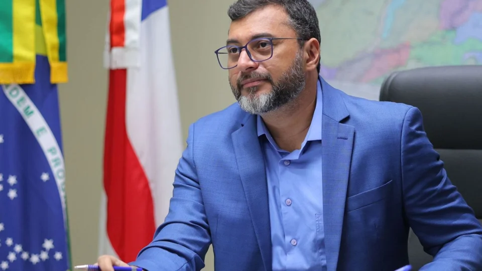 Governo do AM começa a pagar a primeira parcela do 13º salário para servidores públicos estaduais