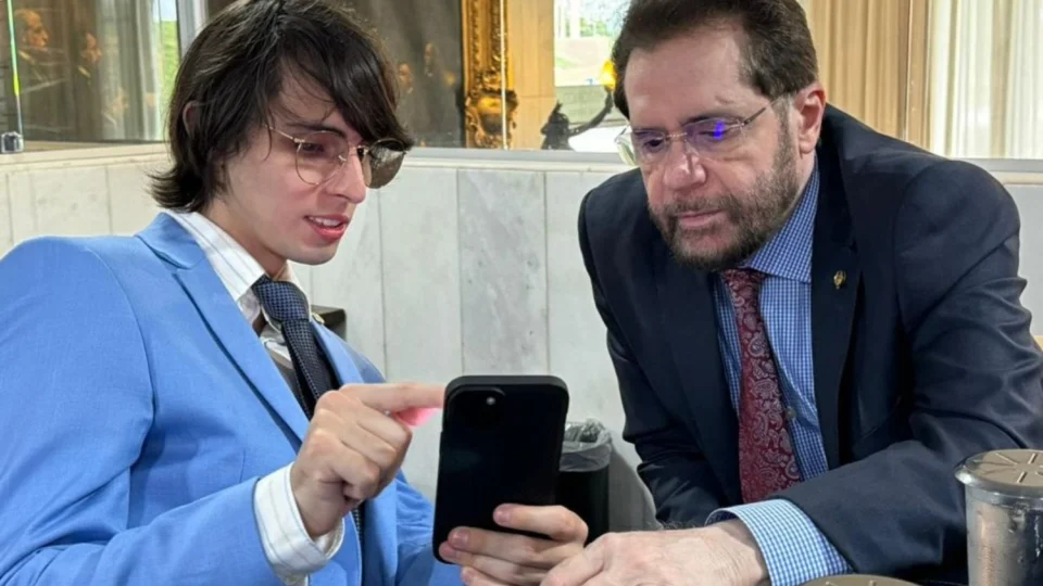 Escolha de vice de Amom segue critérios rigorosos e nome deve ser definido até o próximo dia 25 