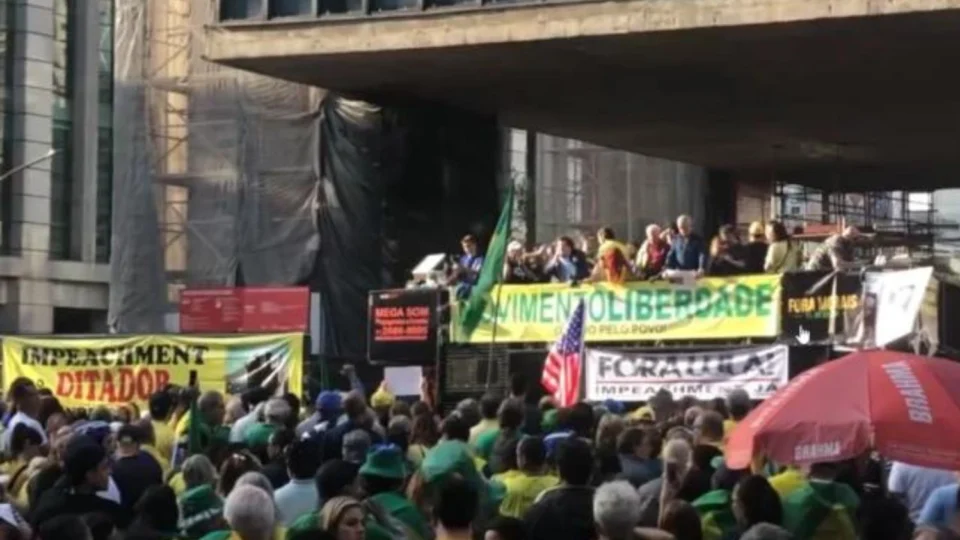 Protestos contra Lula e STF são realizados em São Paulo e Belo Horizonte
