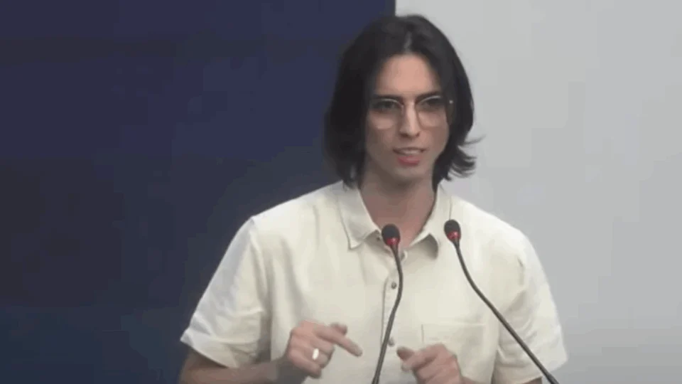 Amom afirma que vai abrir ‘caixa preta’ dos contratos suspeitos da prefeitura