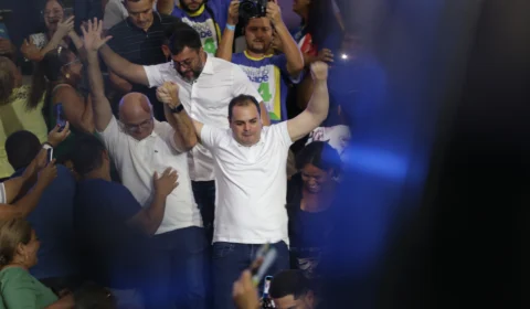 “Estou pronto para mudar Manaus,” afirma Cidade ao lado de Wilson e Menezes na convenção do União