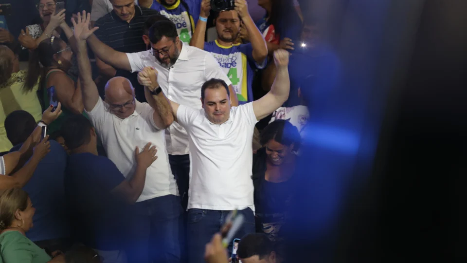 “Estou pronto para mudar Manaus,” afirma Cidade ao lado de Wilson e Menezes na convenção do União