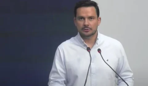 Alberto Neto ataca David Almeida: ‘Prefeito lambanceiro que só pinta e colore a cidade’