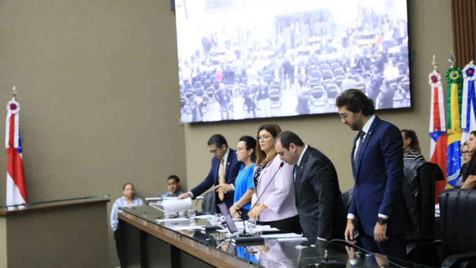 Aleam aprova reajuste na data-base de mais de 96 mil servidores públicos estaduais