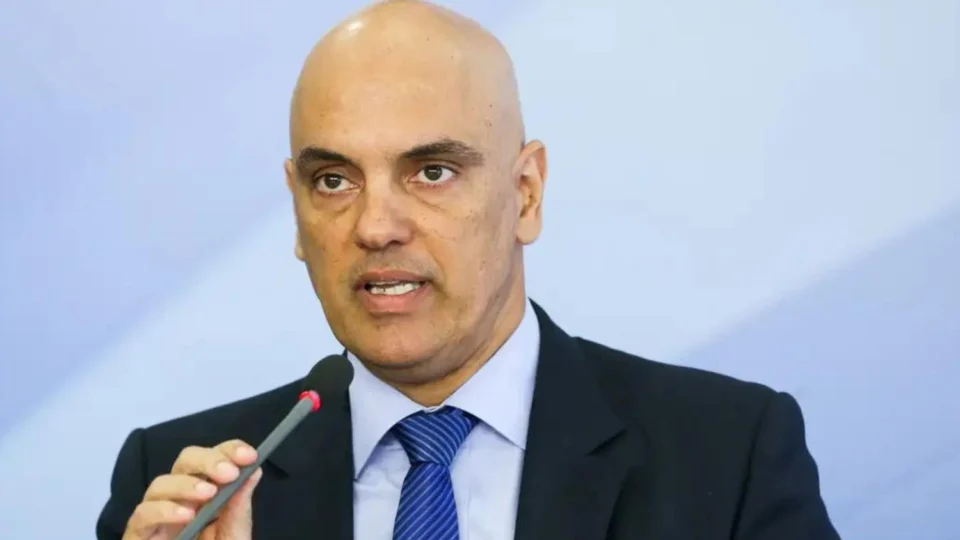 Moraes impõe multa de R$ 50 mil para quem usar VPN para acessar X no Brasil