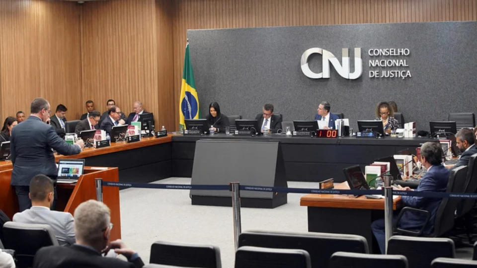 CNJ afasta juíza que criticou Lula nas redes sociais durante período eleitoral