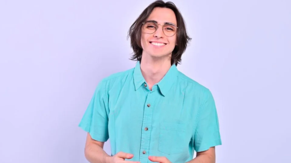 Plano de governo de Amom é 19 vezes maior que a média