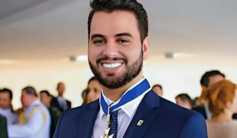 Moraes censura entrevista de Filipe Martins, ex-assessor de Bolsonaro