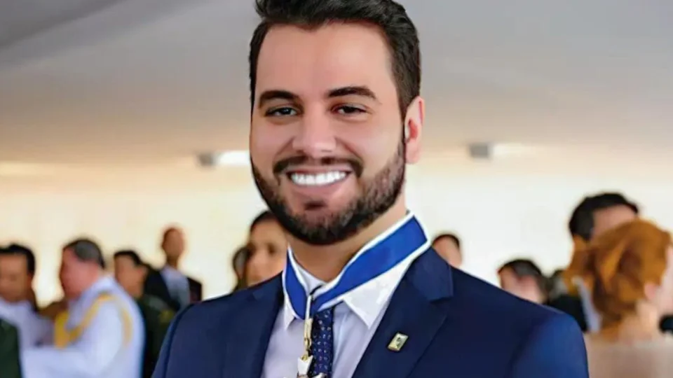 Moraes censura entrevista de Filipe Martins, ex-assessor de Bolsonaro