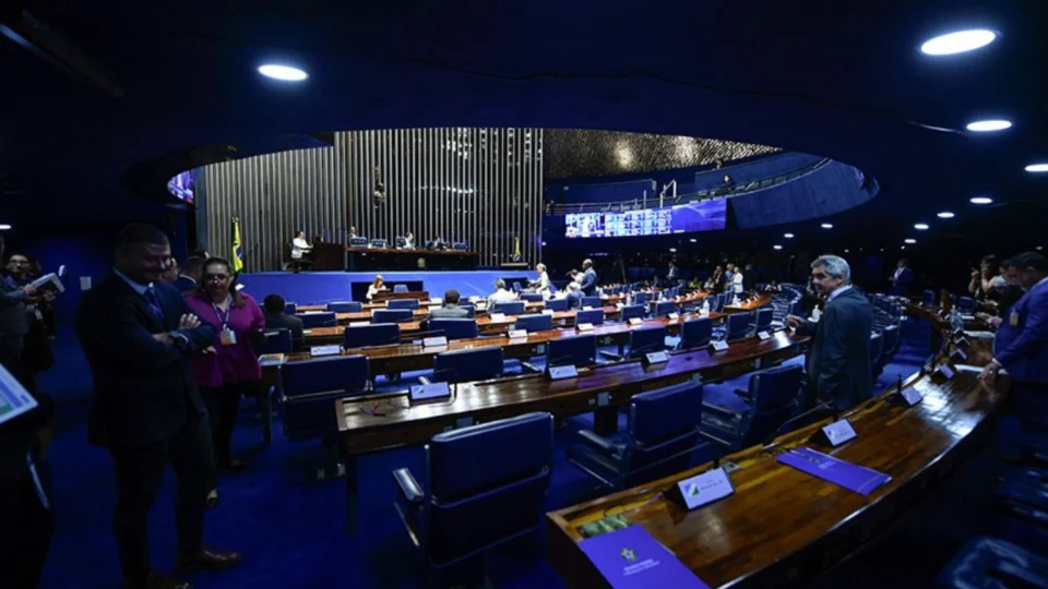 Projeto que facilita posse de armas será analisado pelo Plenário do Senado nesta terça