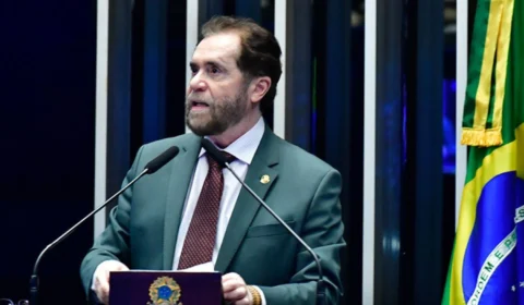 Plínio defende limite de mandato para STF e critica interferências no Legislativo
