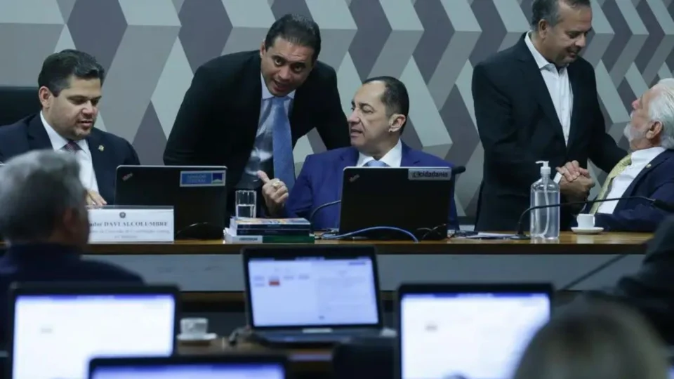 CCJ do Senado reduz prazo de inelegibilidade previsto na Ficha Limpa