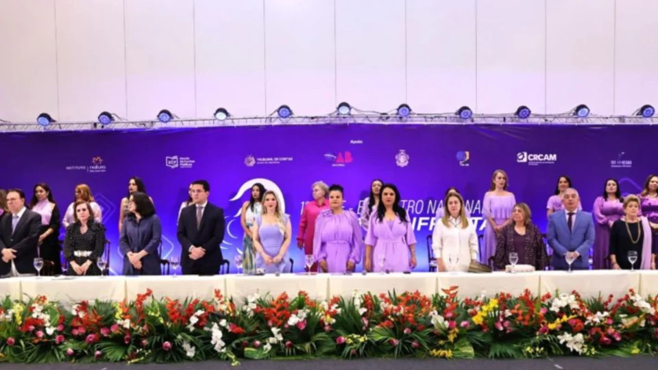 Presidente do TCE-AM, Yara Lins recebe Medalha de Mérito por atuação em defesa das mulheres