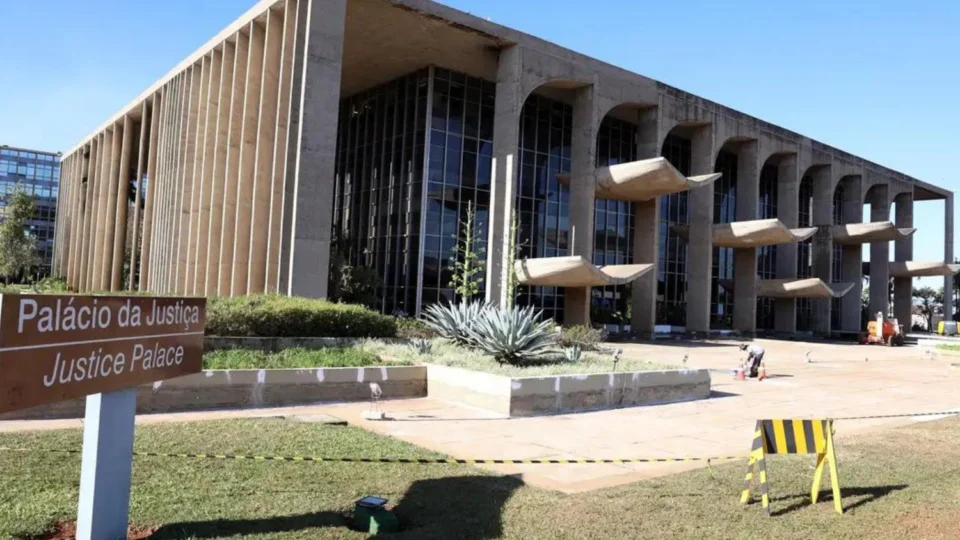 Ministério da Justiça e bancos firmam acordo contra crimes financeiros cibernéticos