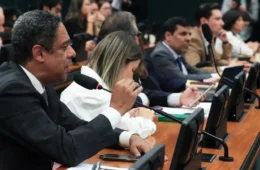 Projetos que limitam ação do STF avançam na Câmara dos Deputados