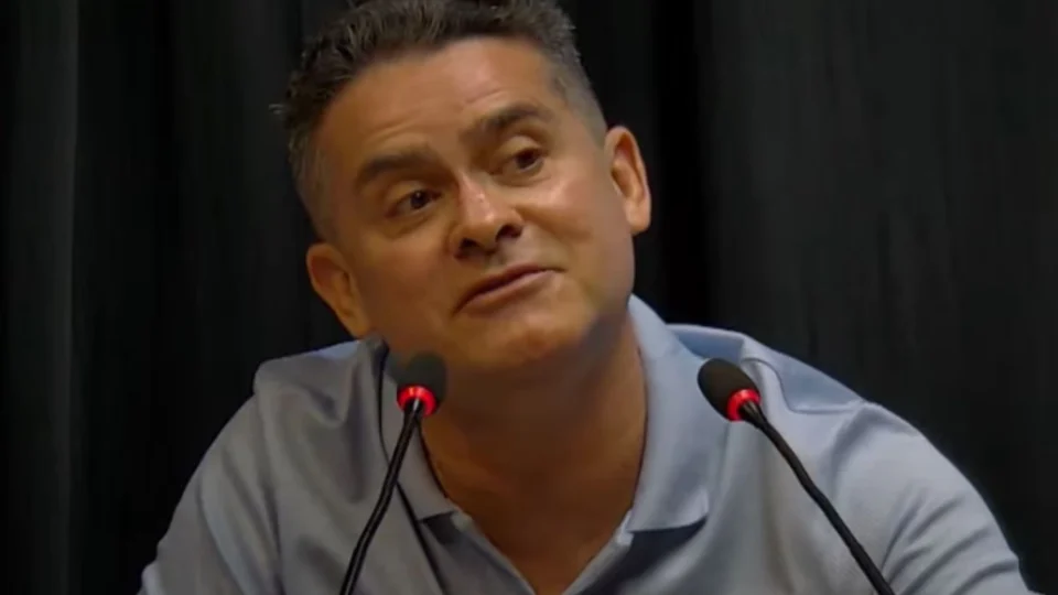 David Almeida cobra pix de Wilson Lima