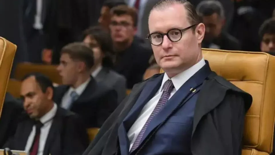 Zanin nega recurso da Starlink para derrubar bloqueio de contas