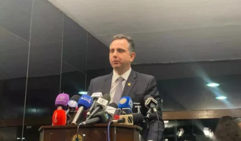 Deputados criticam bloqueio do X no Brasil e cobram reação do Senado