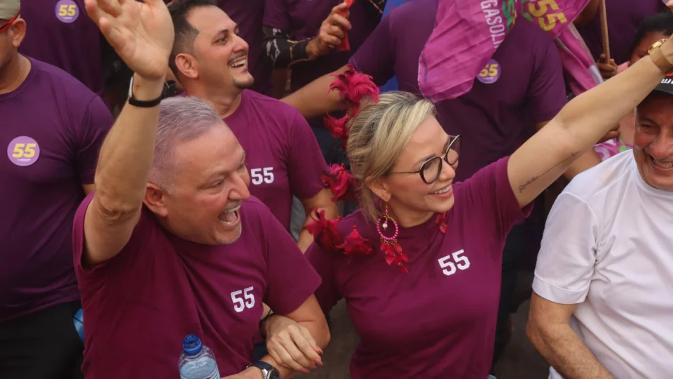 Renato Afonso movimenta multidão em passeata histórica em Pauini