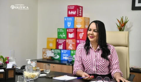 ‘Conversa Política’ debate impacto das políticas sociais com titular da Setrabes-RR, Tânia Soares
