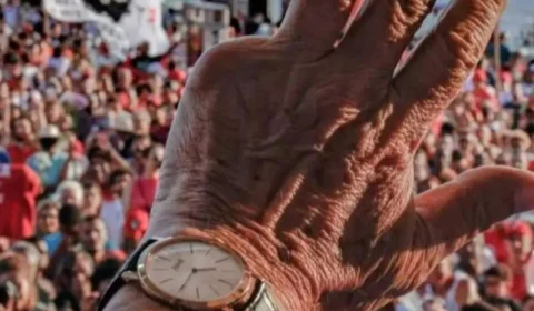 Relógio de ouro que Lula levou entra na pauta do TCU