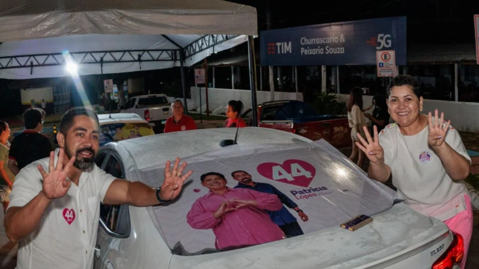 Patrícia Lopes dá início à campanha à reeleição com adesivaço em Presidente Figueiredo