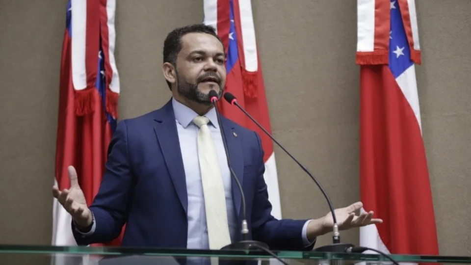 Rozenha alerta para colapso social que se aproxima do Amazonas