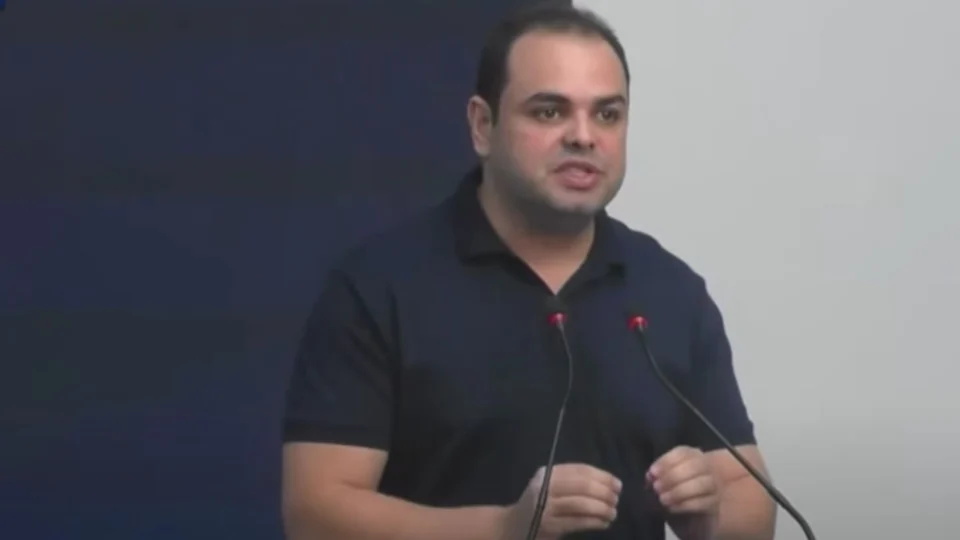 “Amom, eu te conheço, você não é esse santinho”, dispara Roberto Cidade em debate na Band