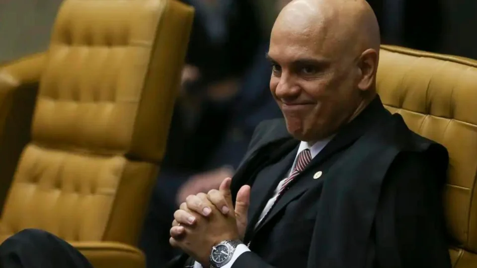 Juristas: decisões ilegais de Moraes contra Elon Musk colocam Brasil à beira da ditadura