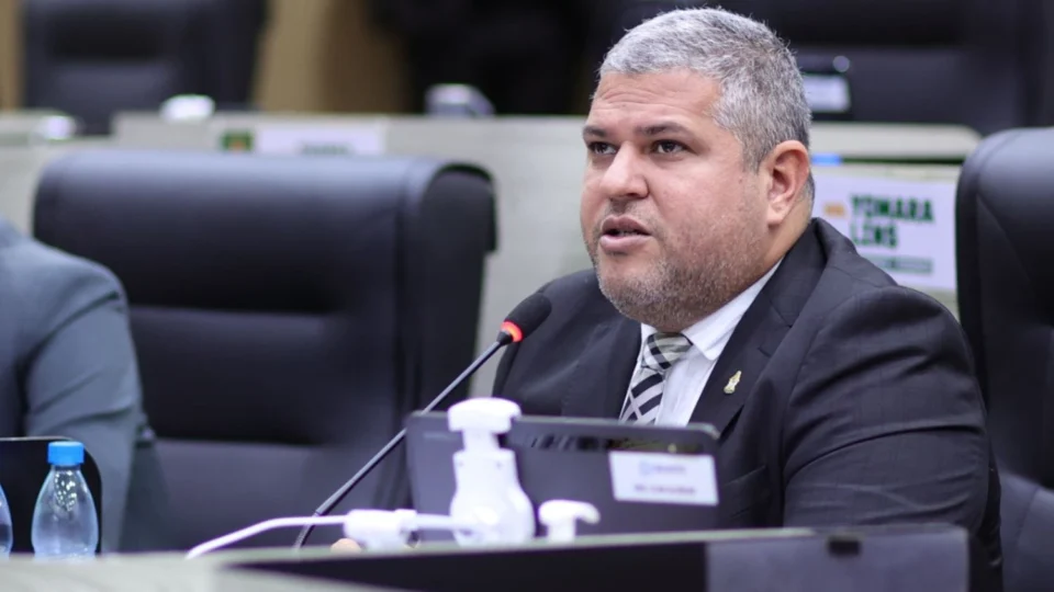 Elan Alencar destaca eventos importantes em sessão plenária da Câmara de Manaus