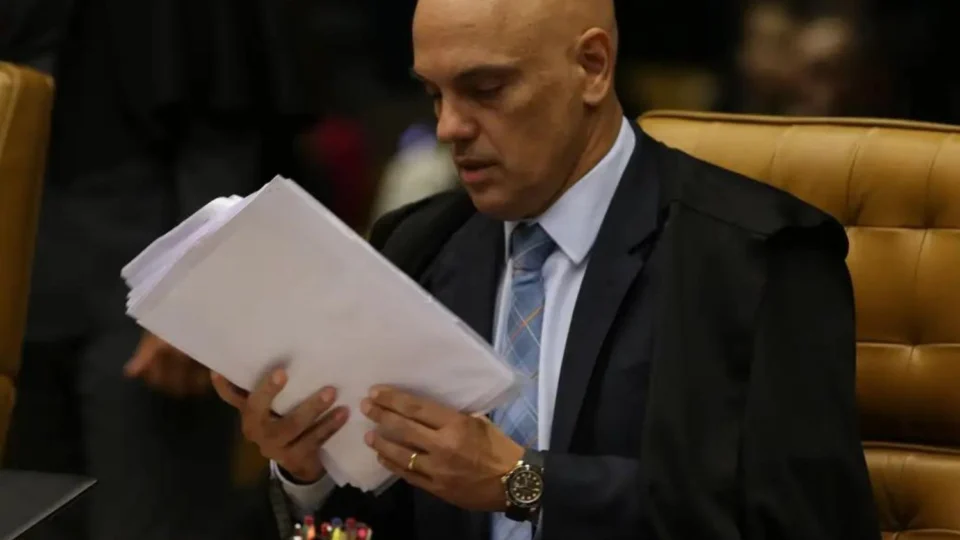 Petição por impeachment de Moraes supera 800 mil adesões