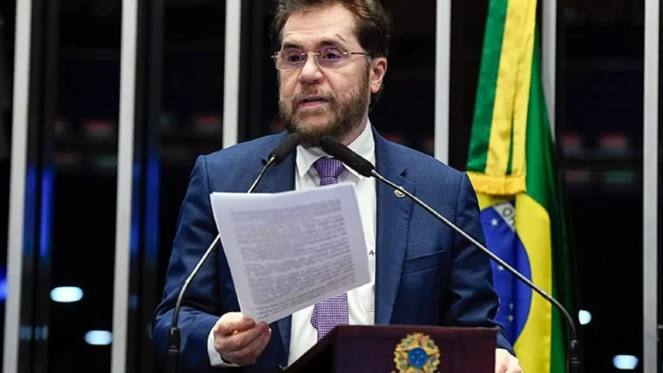 Plínio Valério comemora recurso da AGU para derrubar decisão que impede obras na BR-319