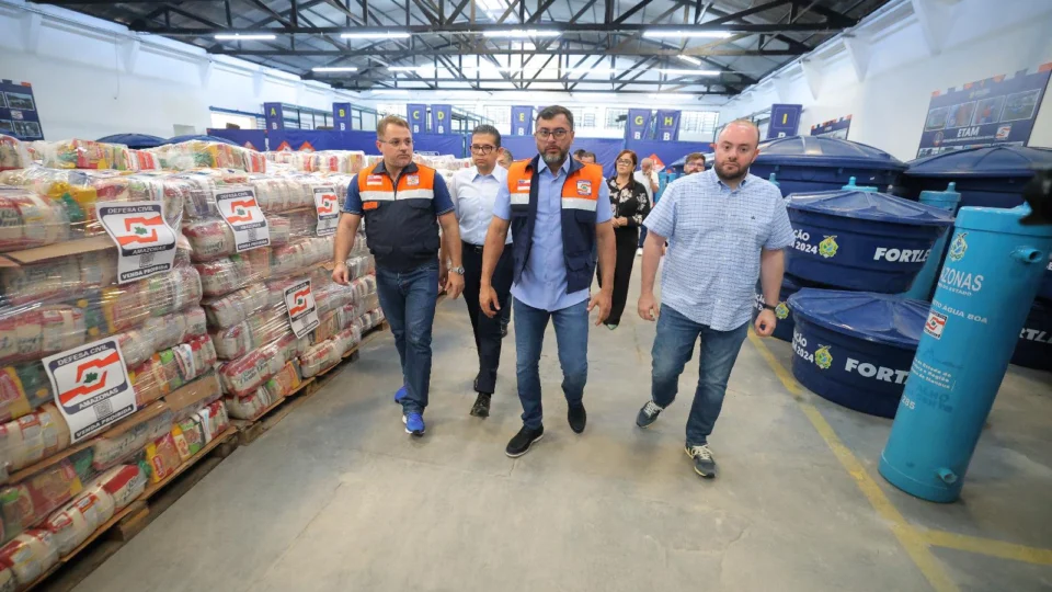 Wilson Lima mobiliza Operação Estiagem com 300 toneladas de ajuda humanitária e logística