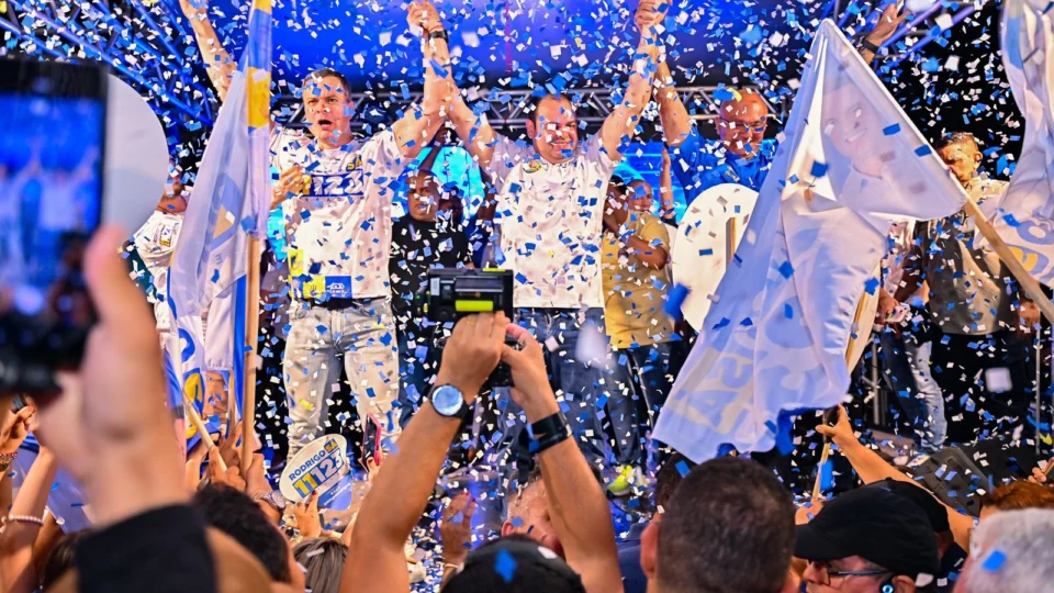 Rodrigo Sá ‘arrasta’ quase 5 mil pessoas em lançamento de campanha em Manaus