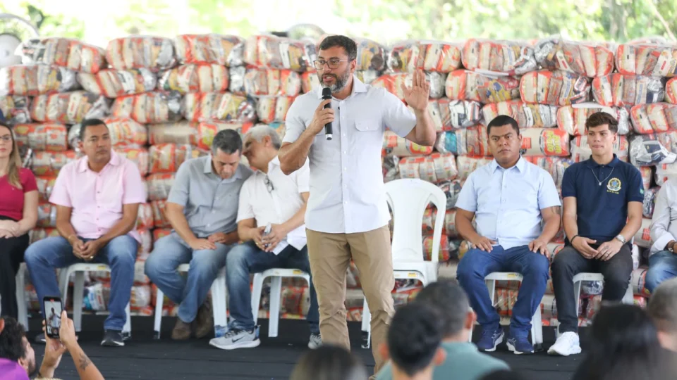 Wilson Lima destina ajuda humanitária para pescadores afetados pela estiagem no Amazonas