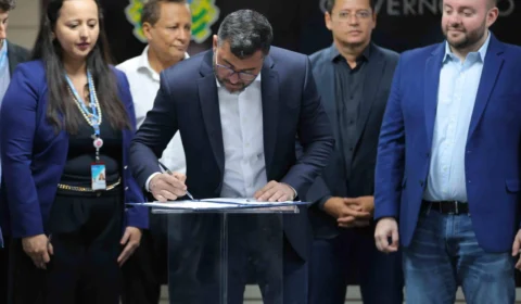 Wilson Lima assina contrato de construção de residencial do Amazonas Meu Lar no Novo Aleixo