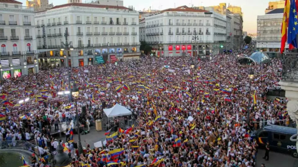 Protestos contra Maduro reúnem multidões ao redor do mundo